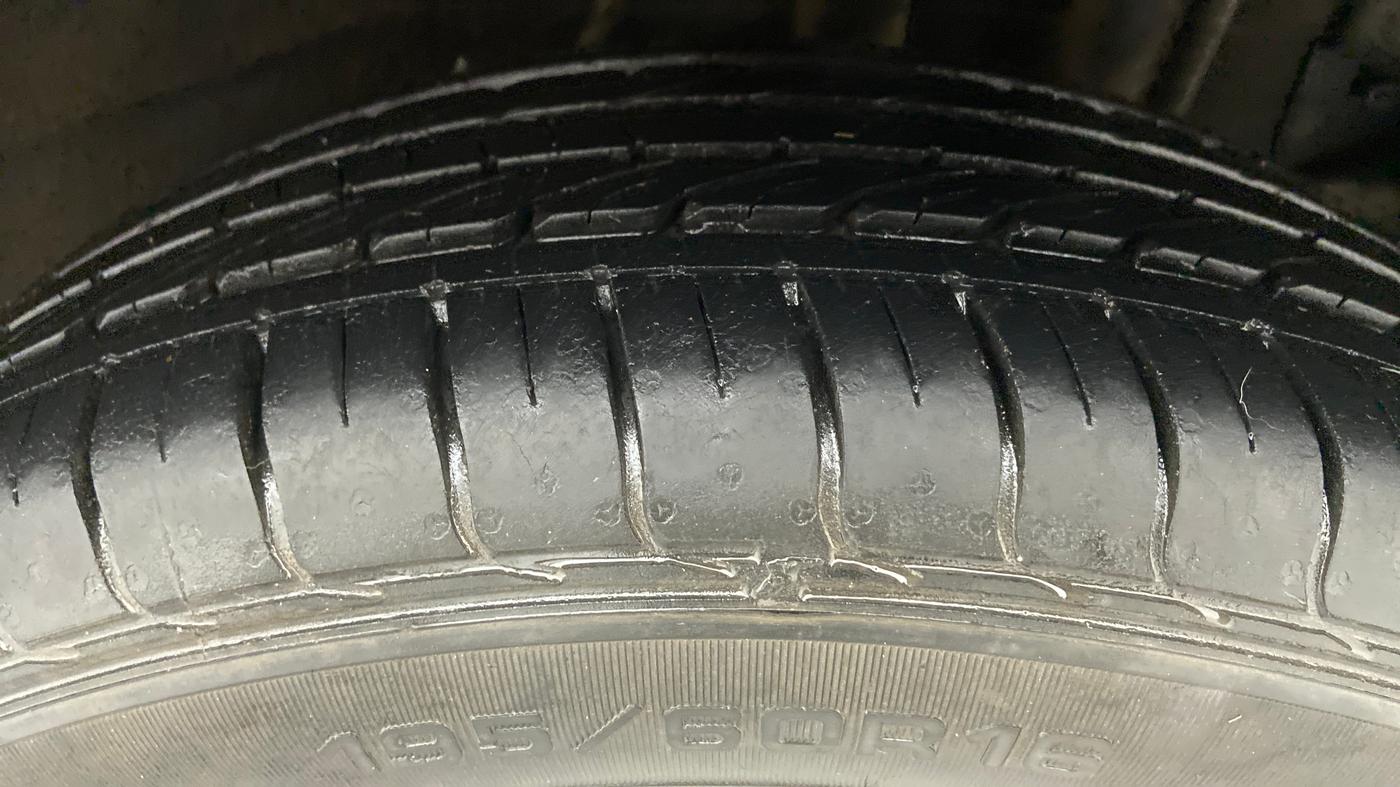 2018 Tata NEXON XM 1.2, Petrol, Manual, 22,703 km, Left Rear Tyre Tread