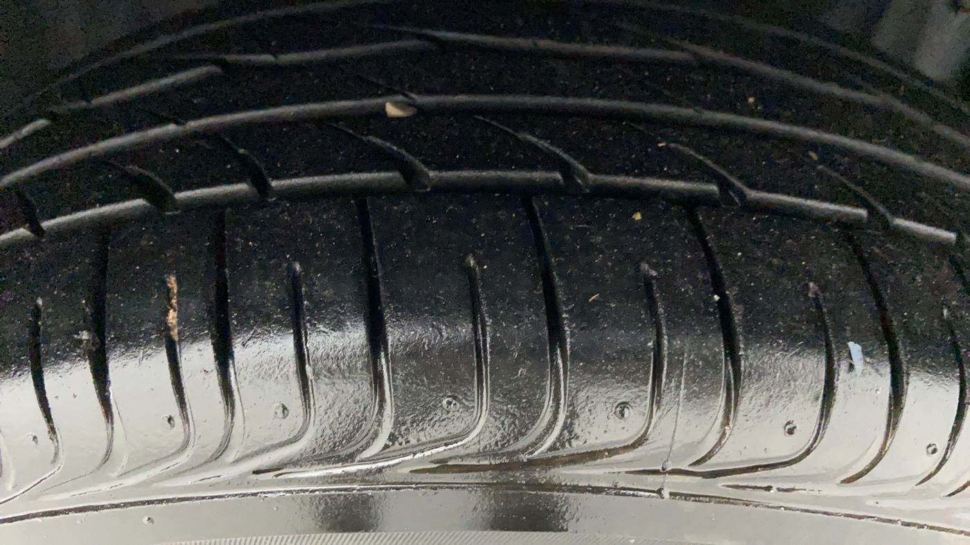 2020 Toyota YARIS J MT, Petrol, Manual, 14,532 km, Right Front Tyre Tread
