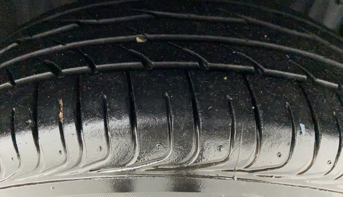 2020 Toyota YARIS J MT, Petrol, Manual, 14,532 km, Right Front Tyre Tread