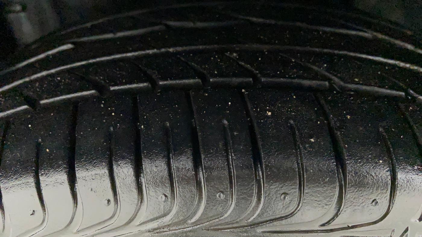 2020 Toyota YARIS J MT, Petrol, Manual, 14,532 km, Left Front Tyre Tread
