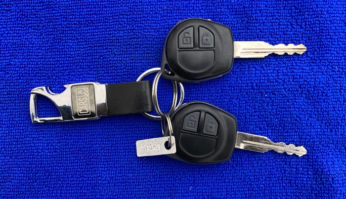 2021 Maruti Swift Dzire TOUR S CNG, CNG, Manual, 49,358 km, Key Close Up