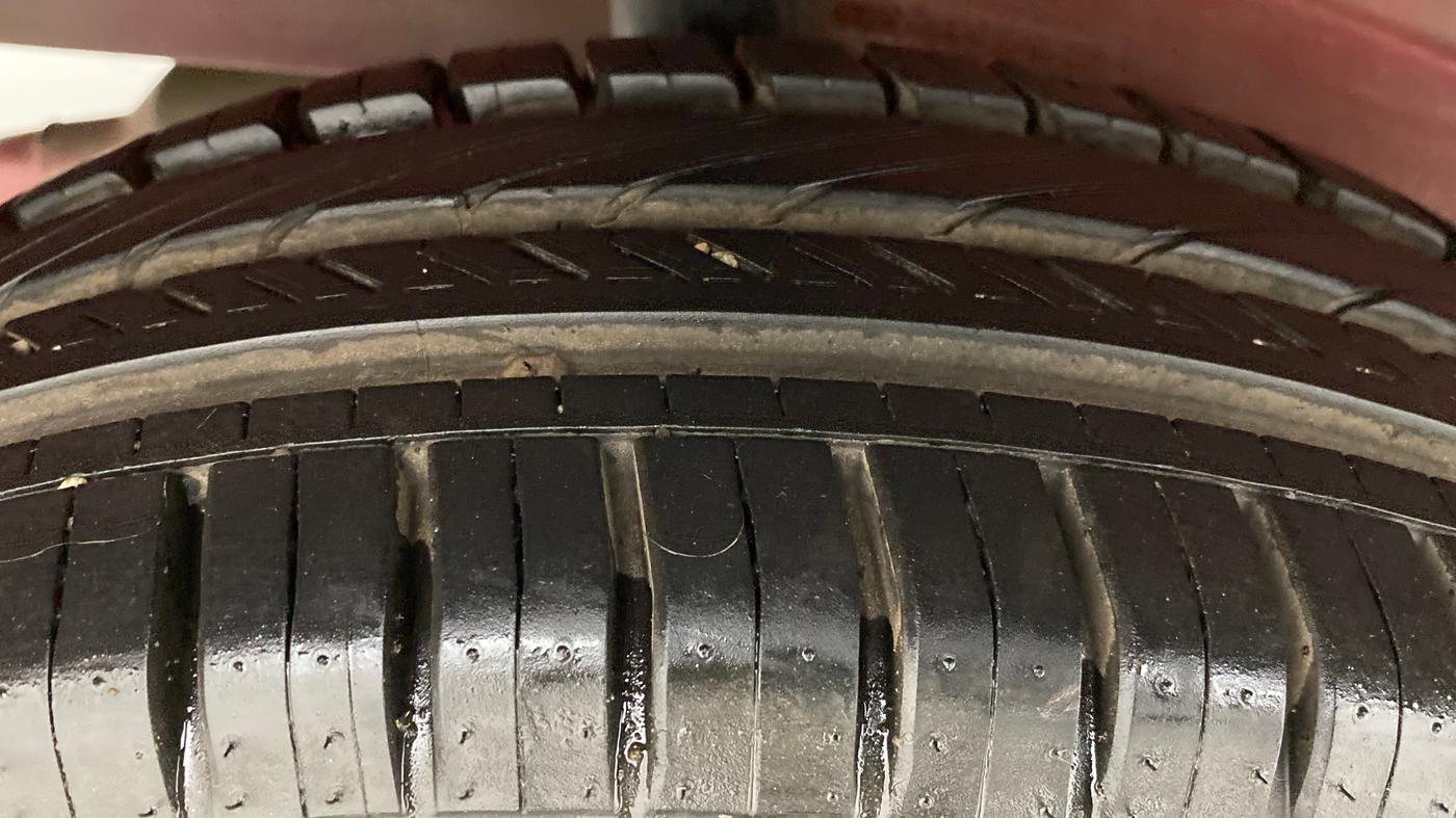 2011 Toyota Etios Liva G, Petrol, Manual, 33,651 km, Right Rear Tyre Tread