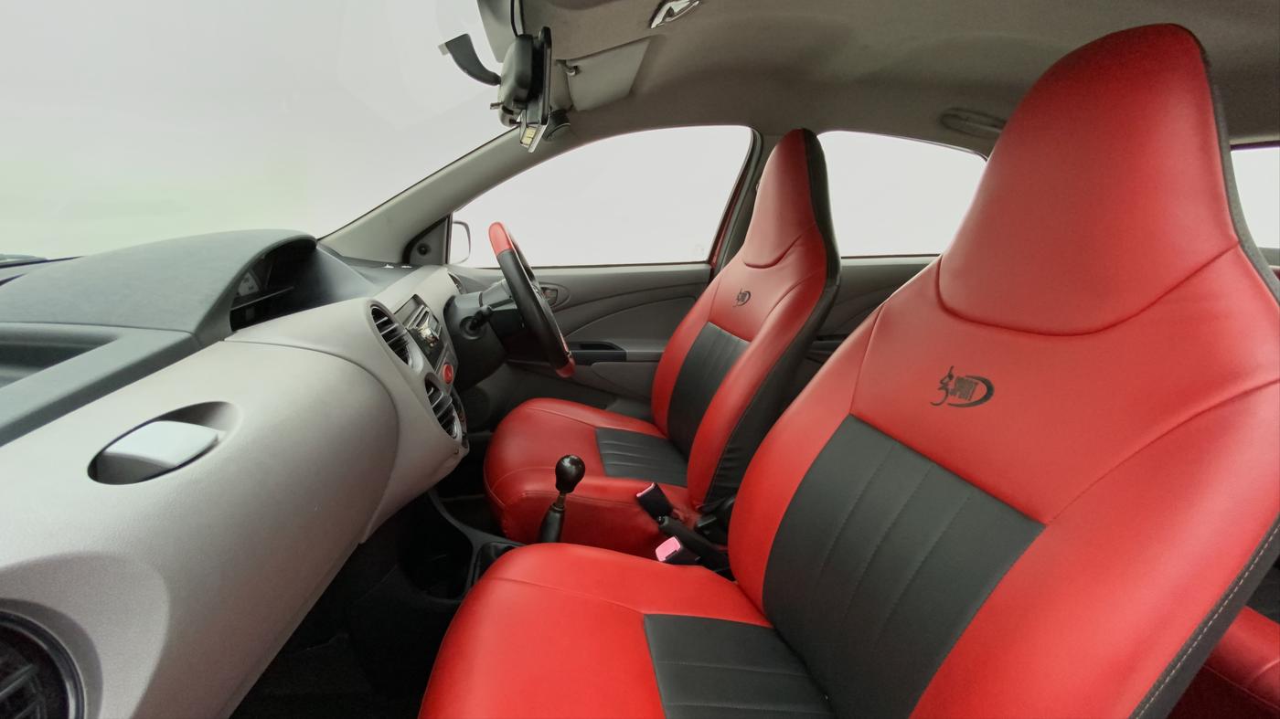 2011 Toyota Etios Liva G, Petrol, Manual, 33,651 km, Right Side Front Door Cabin