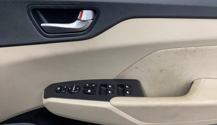 2020 Hyundai Verna SX 1.5 VTVT, Petrol, Manual, 62,599 km, Driver Side Door Panels Control