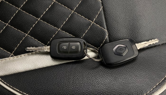 2022 Renault TRIBER RXT, Petrol, Manual, 40,073 km, Key Close Up