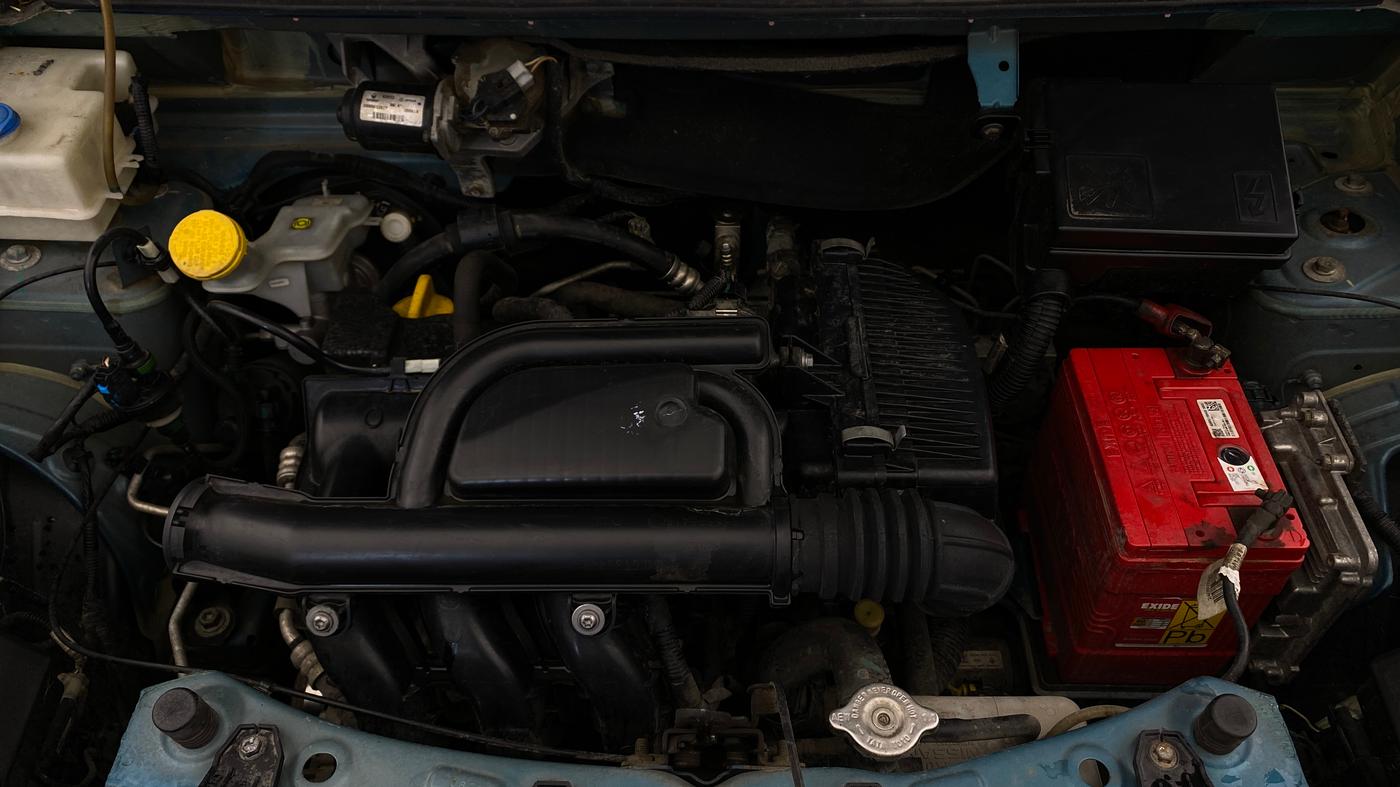 2019 Renault Kwid RXT 1.0 AMT, Petrol, Automatic, 43,192 km, Engine View