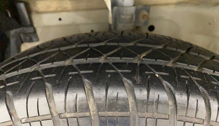 2014 Maruti Swift Dzire VDI BS IV, Diesel, Manual, 76,009 km, Left Front Tyre Tread