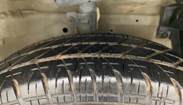 2014 Maruti Swift Dzire VDI BS IV, Diesel, Manual, 76,009 km, Right Front Tyre Tread