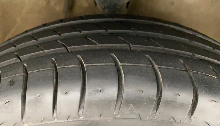 2017 Maruti Alto K10 VXI, Petrol, Manual, 52,204 km, Right Front Tyre Tread