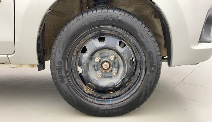 2017 Maruti Alto K10 VXI, Petrol, Manual, 52,204 km, Right Front Wheel