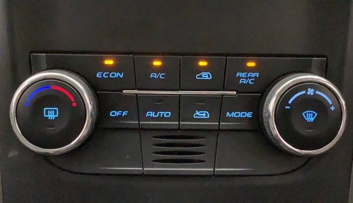 2017 Mahindra XUV500 W6, Diesel, Manual, 44,953 km, Automatic Climate Control