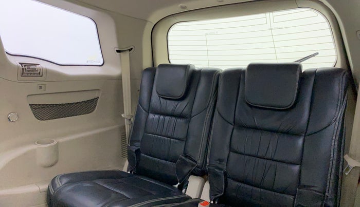 2017 Mahindra XUV500 W6, Diesel, Manual, 44,953 km, Third Seat Row ( optional )