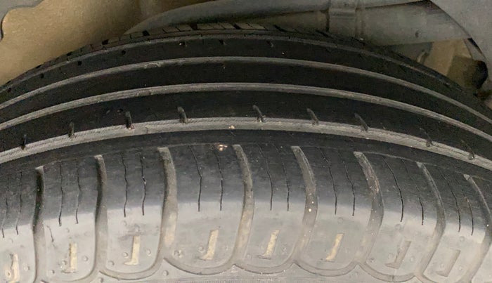 2017 Mahindra XUV500 W6, Diesel, Manual, 44,953 km, Left Rear Tyre Tread
