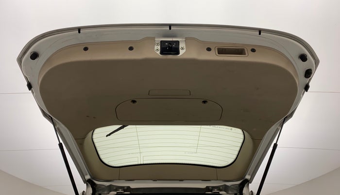 2017 Mahindra XUV500 W6, Diesel, Manual, 44,953 km, Boot Door Open