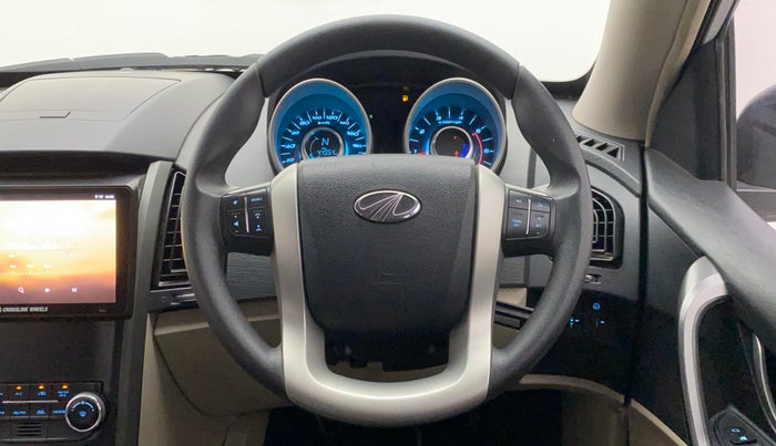 2017 Mahindra XUV500 W6, Diesel, Manual, 44,953 km, Steering Wheel Close Up