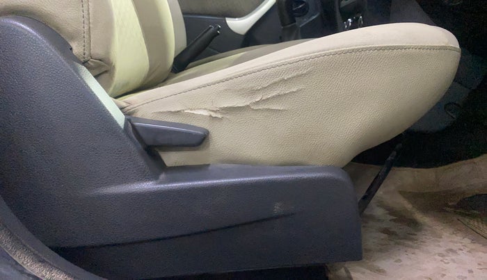 2014 Renault Duster 85 PS RXL DIESEL, Diesel, Manual, 1,19,788 km, Driver Side Adjustment Panel