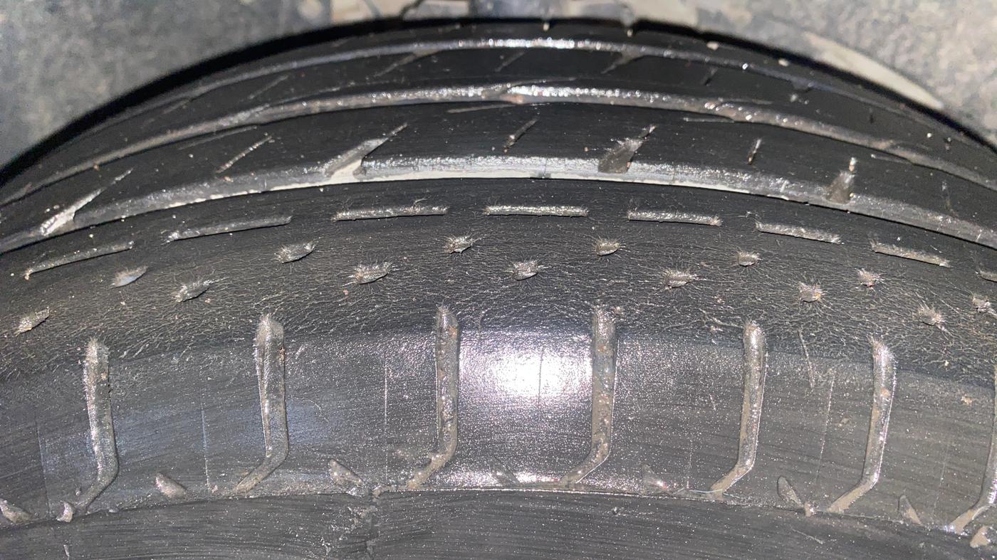 2014 Renault Duster 85 PS RXL DIESEL, Diesel, Manual, 1,19,629 km, Right Front Tyre Tread