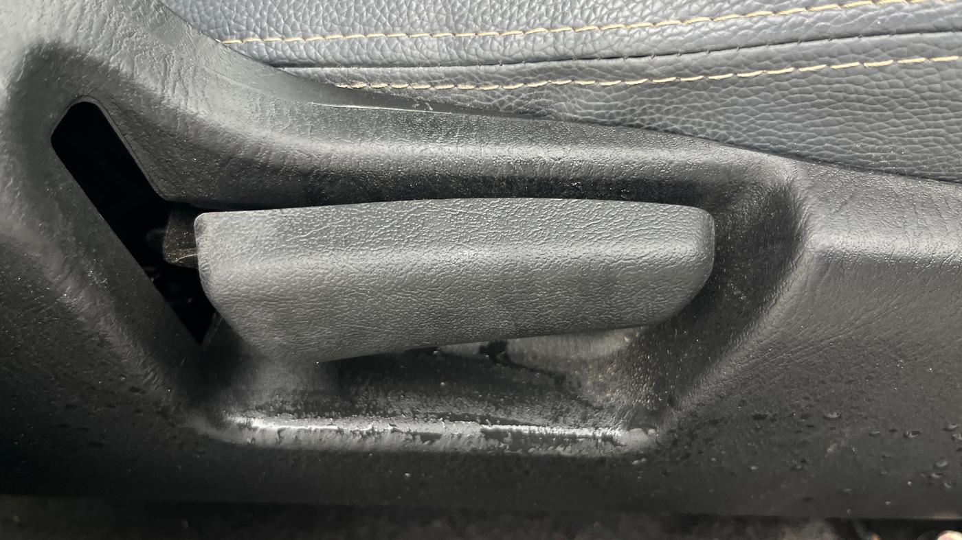 2022 Maruti Alto VXI PLUS, Petrol, Manual, 13,516 km, Driver Side Adjustment Panel