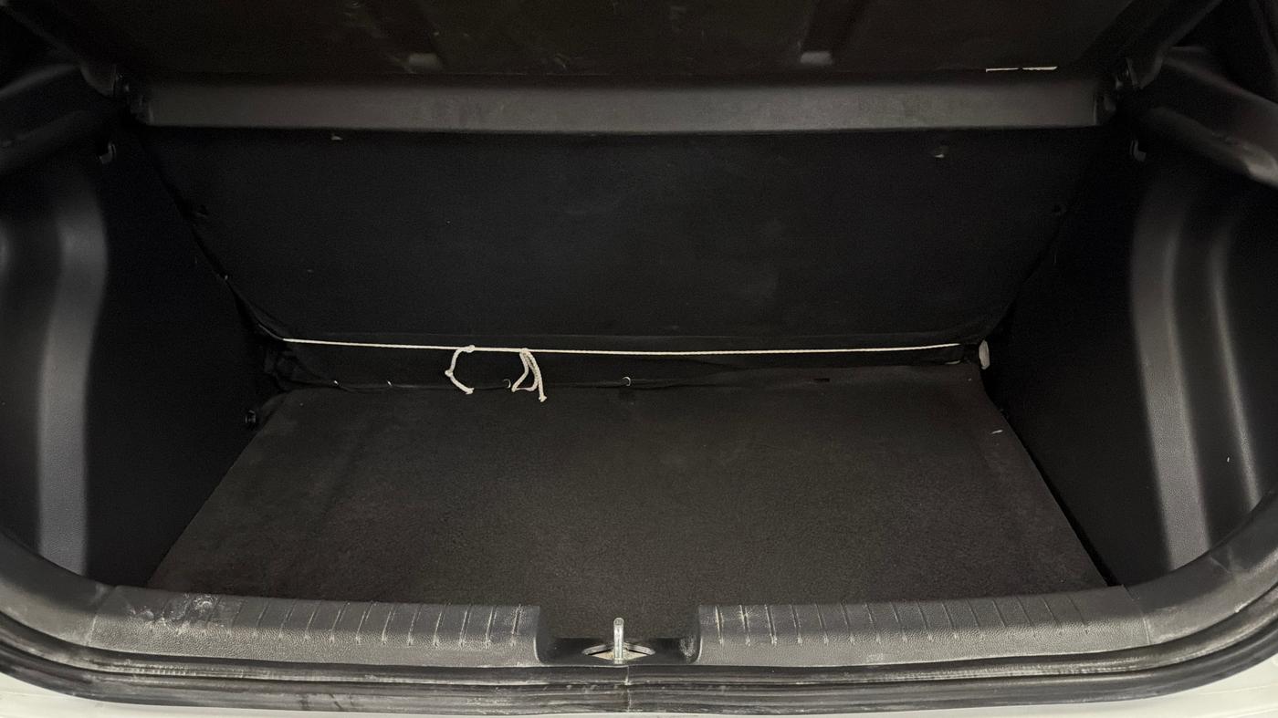 2014 Hyundai Elite i20 MAGNA 1.2, Petrol, Manual, 33,720 km, Boot Inside