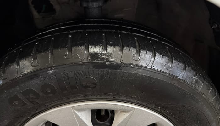 2014 Hyundai Elite i20 MAGNA 1.2, Petrol, Manual, 30,060 km, Left Front Tyre Tread
