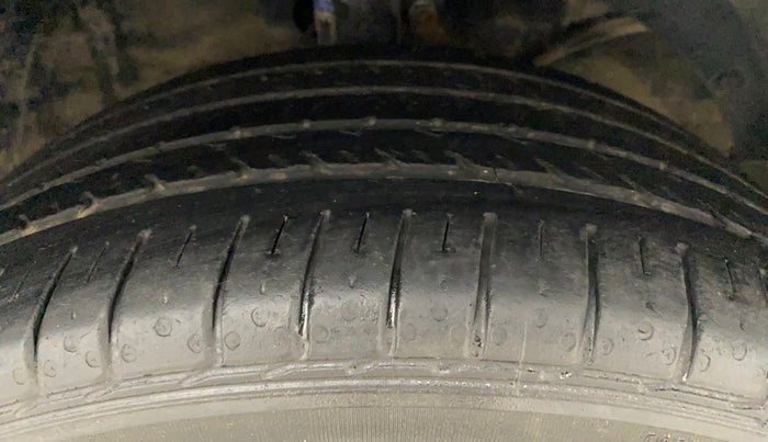 2017 Maruti Baleno ALPHA PETROL 1.2, Petrol, Manual, 65,936 km, Right Front Tyre Tread