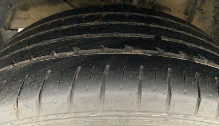 2017 Maruti Baleno ALPHA PETROL 1.2, Petrol, Manual, 65,936 km, Left Front Tyre Tread
