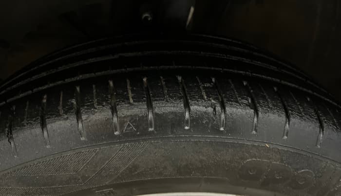 2018 Maruti Baleno ALPHA PETROL 1.2, Petrol, Manual, 93,786 km, Left Front Tyre Tread