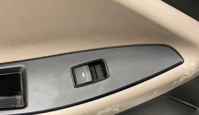 2016 Hyundai Elite i20 SPORTZ 1.2, Petrol, Manual, 35,401 km, Left rear window switch / handle - Switch/handle not functional