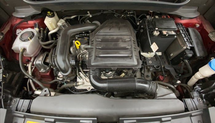 2022 Volkswagen TAIGUN TOPLINE 1.0 TSI AT, Petrol, Automatic, 9,955 km, Open Bonet