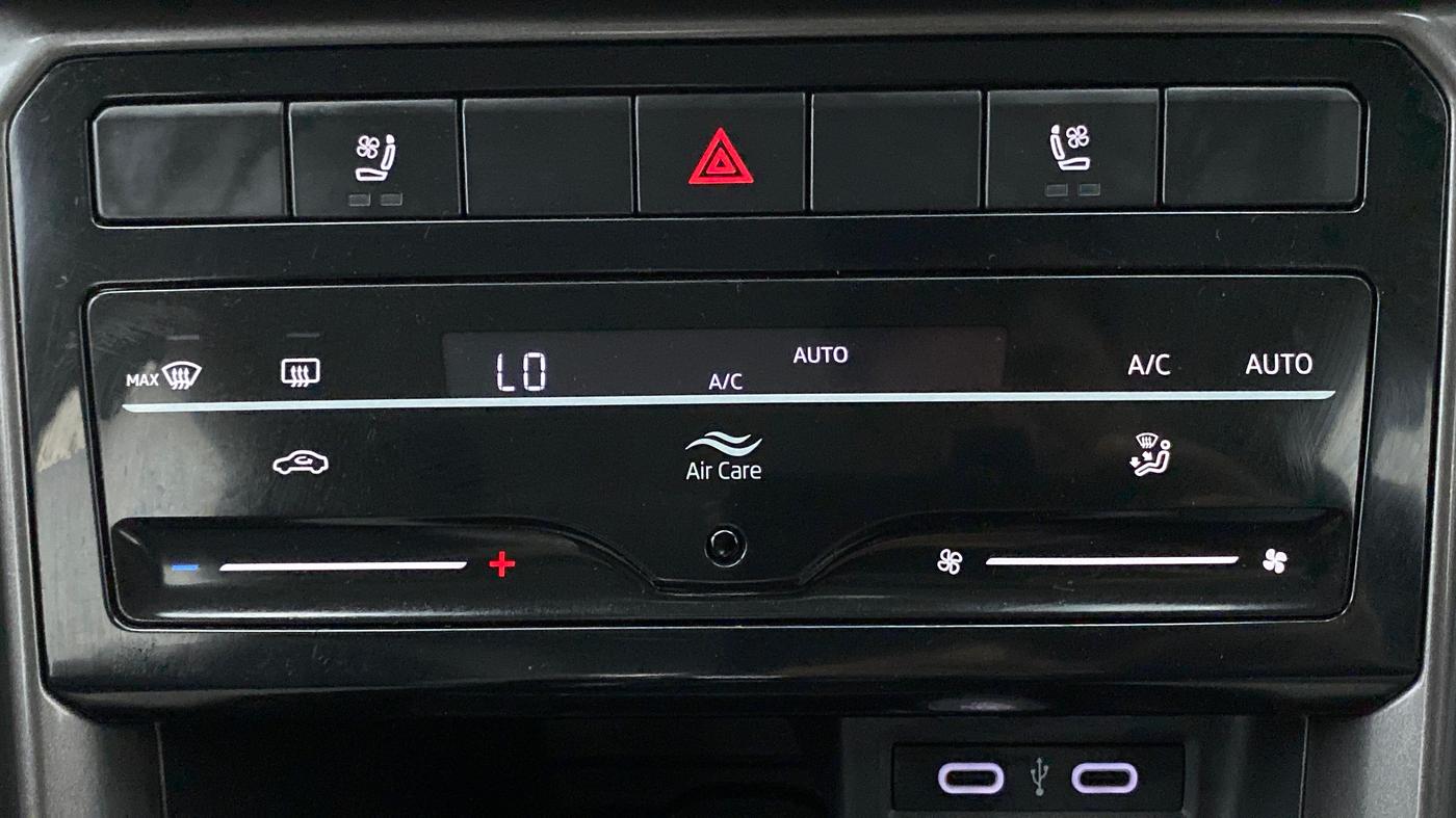 2022 Volkswagen TAIGUN TOPLINE 1.0 TSI AT, Petrol, Automatic, 9,955 km, Automatic Climate Control