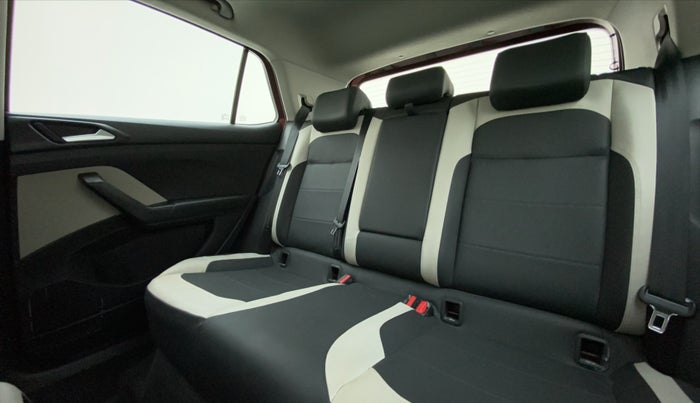 2022 Volkswagen TAIGUN TOPLINE 1.0 TSI AT, Petrol, Automatic, 9,955 km, Right Side Rear Door Cabin