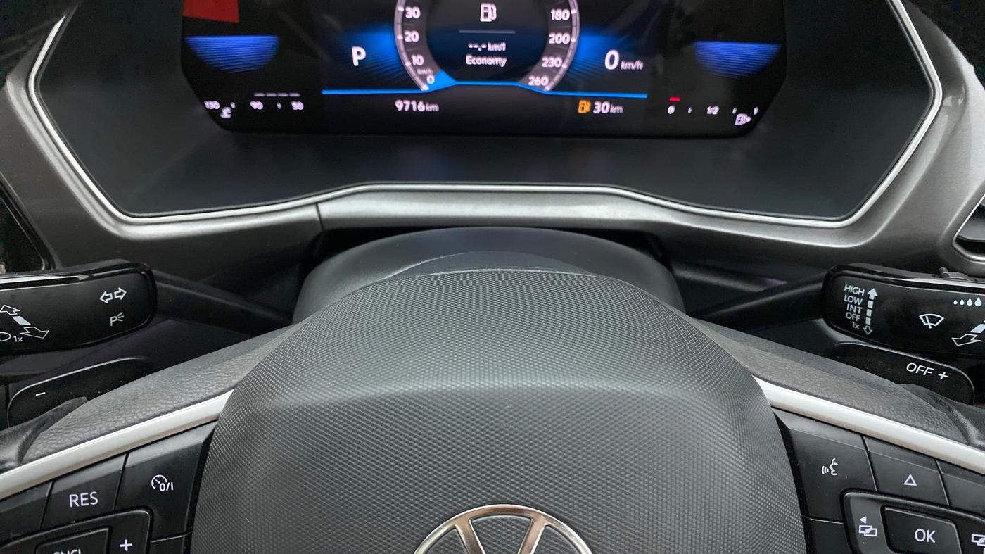 2022 Volkswagen TAIGUN TOPLINE 1.0 TSI AT, Petrol, Automatic, 9,955 km, Paddle Shifters