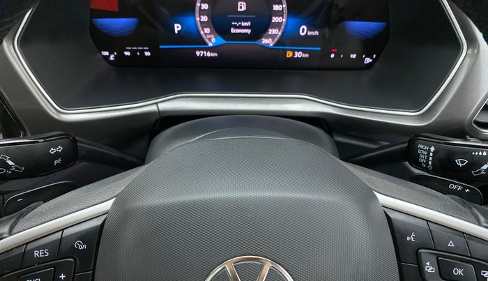 2022 Volkswagen TAIGUN TOPLINE 1.0 TSI AT, Petrol, Automatic, 9,955 km, Paddle Shifters