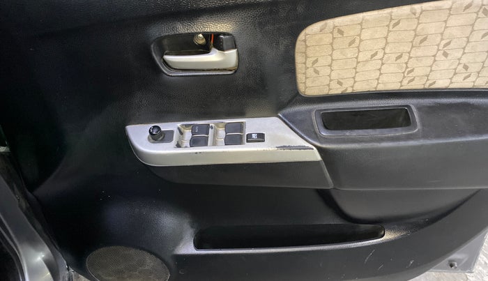 2014 Maruti Wagon R 1.0 VXI, Petrol, Manual, 1,30,697 km, Driver Side Door Panels Control