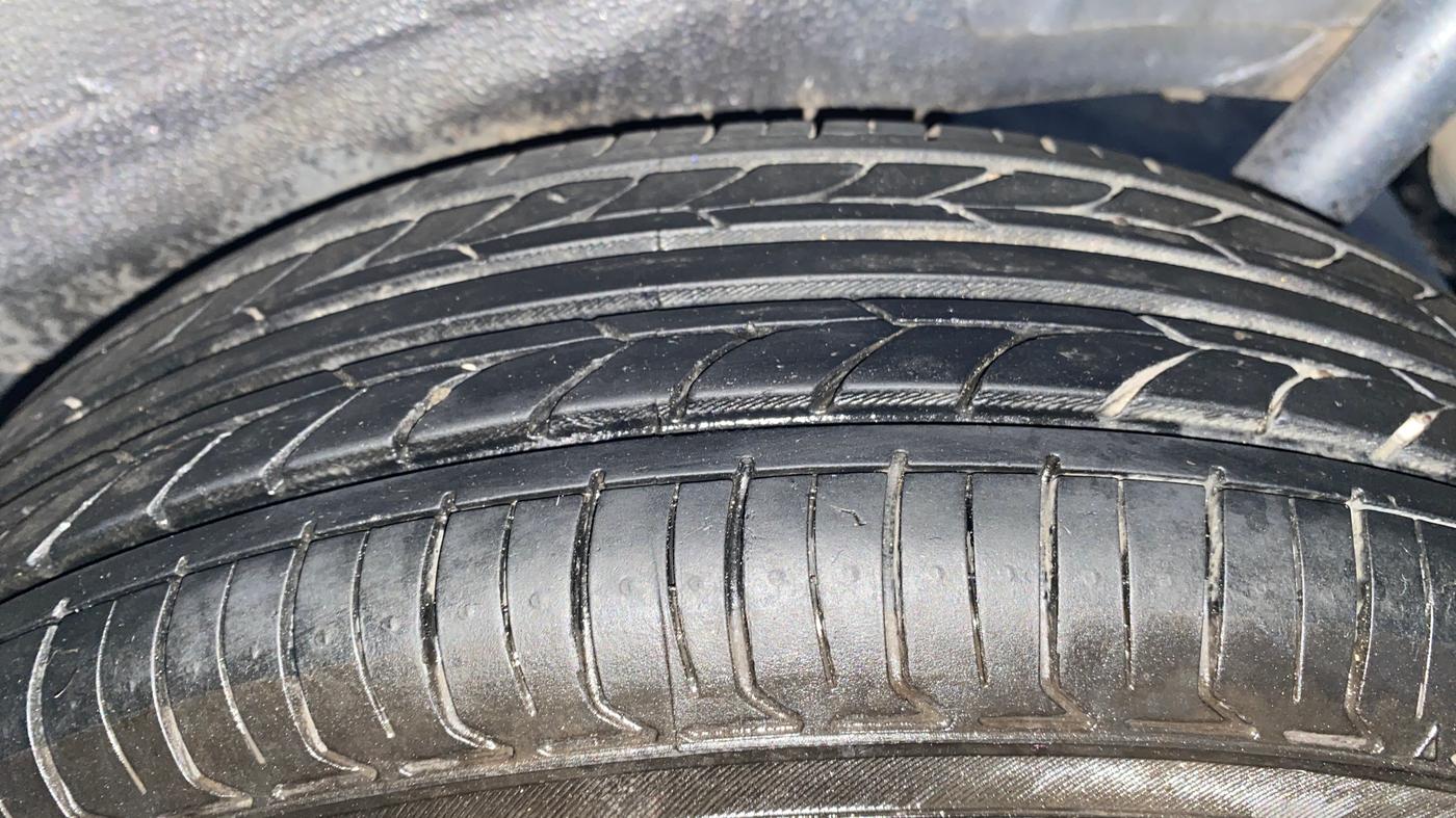 2014 Maruti Wagon R 1.0 VXI, Petrol, Manual, 1,30,675 km, Left Rear Tyre Tread