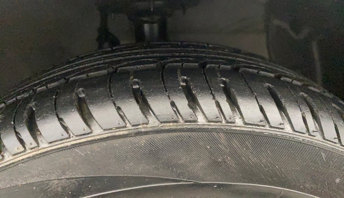 2015 Hyundai Grand i10 SPORTZ 1.2 KAPPA VTVT, Petrol, Manual, 5,592 km, Right Front Tyre Tread