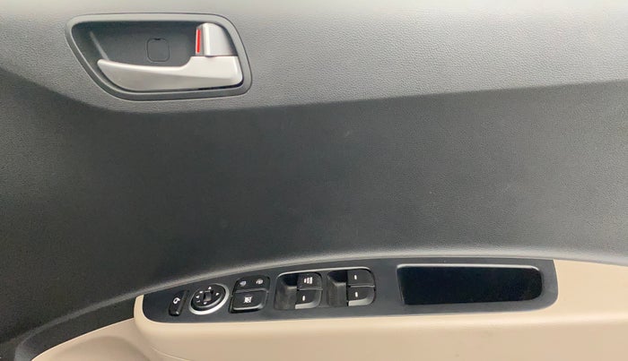 2015 Hyundai Grand i10 SPORTZ 1.2 KAPPA VTVT, Petrol, Manual, 5,592 km, Driver Side Door Panels Control