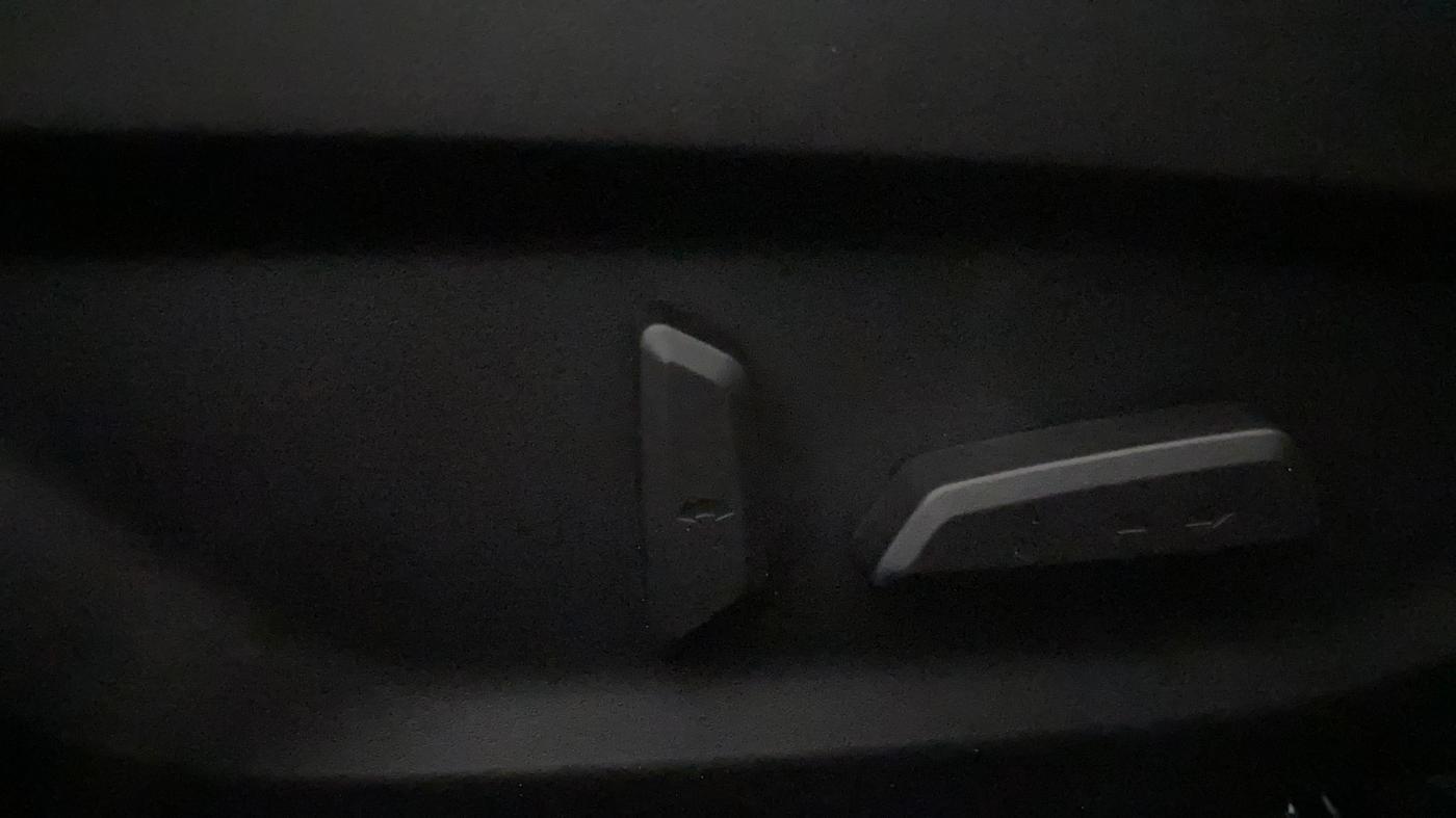 2024 Tata Curvv Accomplished Plus A 1.2 Hyperion GDI Petrol 6MT, Petrol, Manual, 2,532 km, Driver Side Adjustment Panel