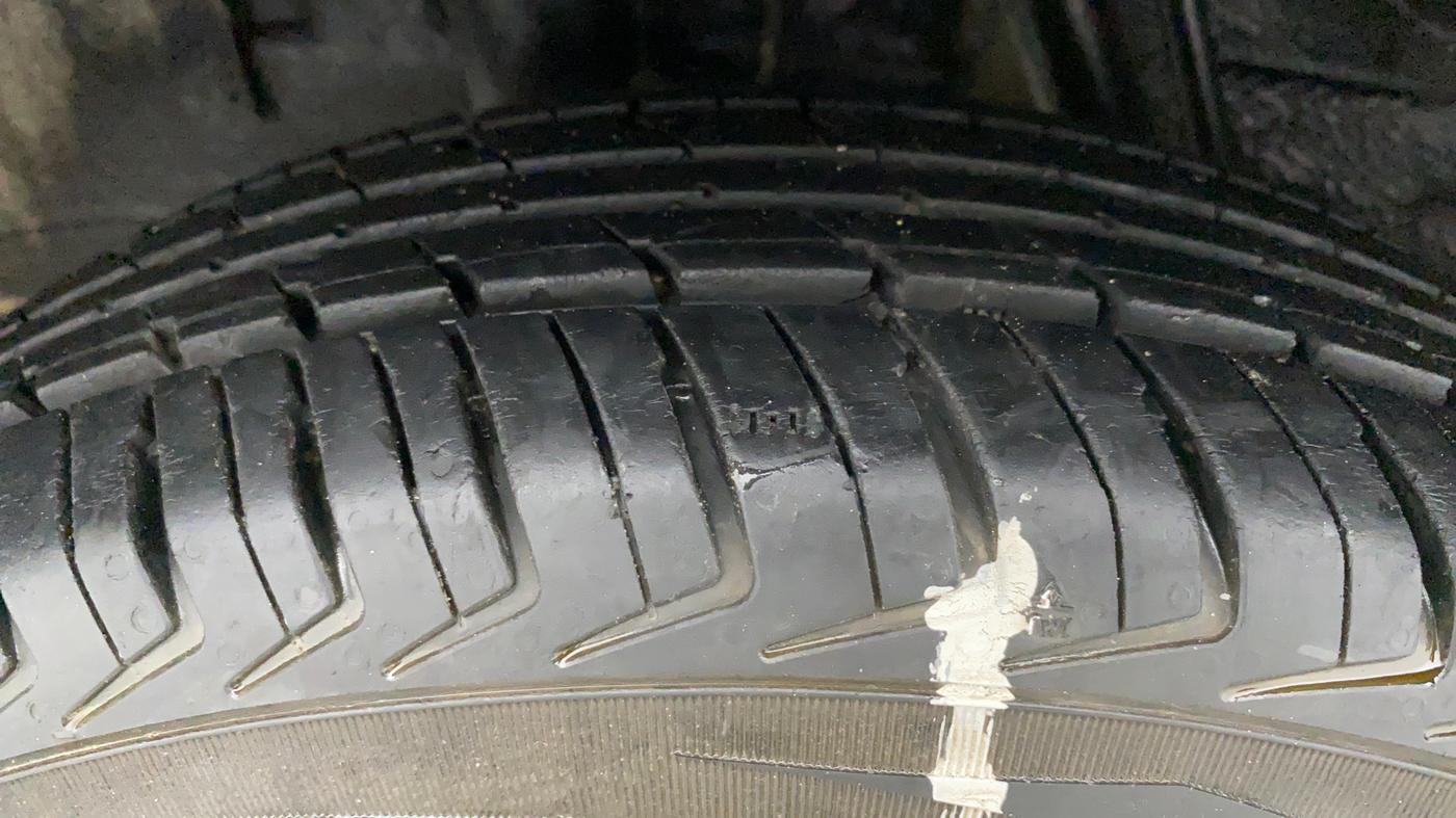 2019 Renault Kwid 1.0 RXT Opt, CNG, Manual, 27,647 km, Right Rear Tyre Tread
