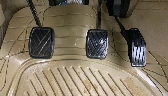 2018 Maruti Dzire VXI, Petrol, Manual, 87,734 km, Pedals