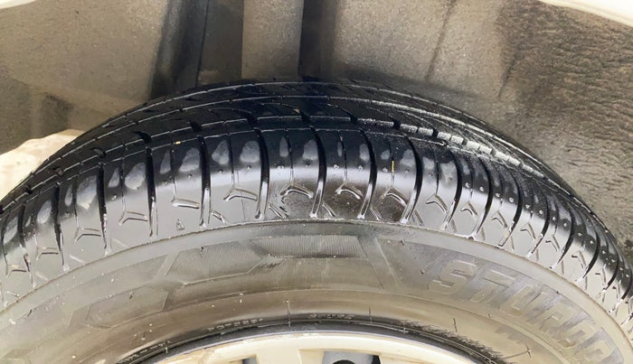 2018 Maruti Dzire VXI, Petrol, Manual, 87,734 km, Right Rear Tyre Tread
