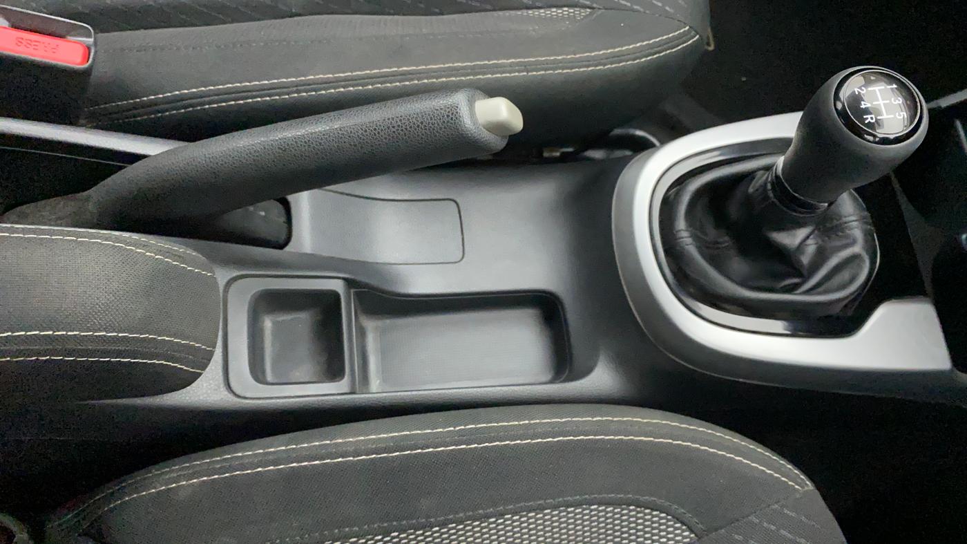 2017 Honda WR-V 1.2L I-VTEC VX MT, Petrol, Manual, 43,295 km, Gear Lever