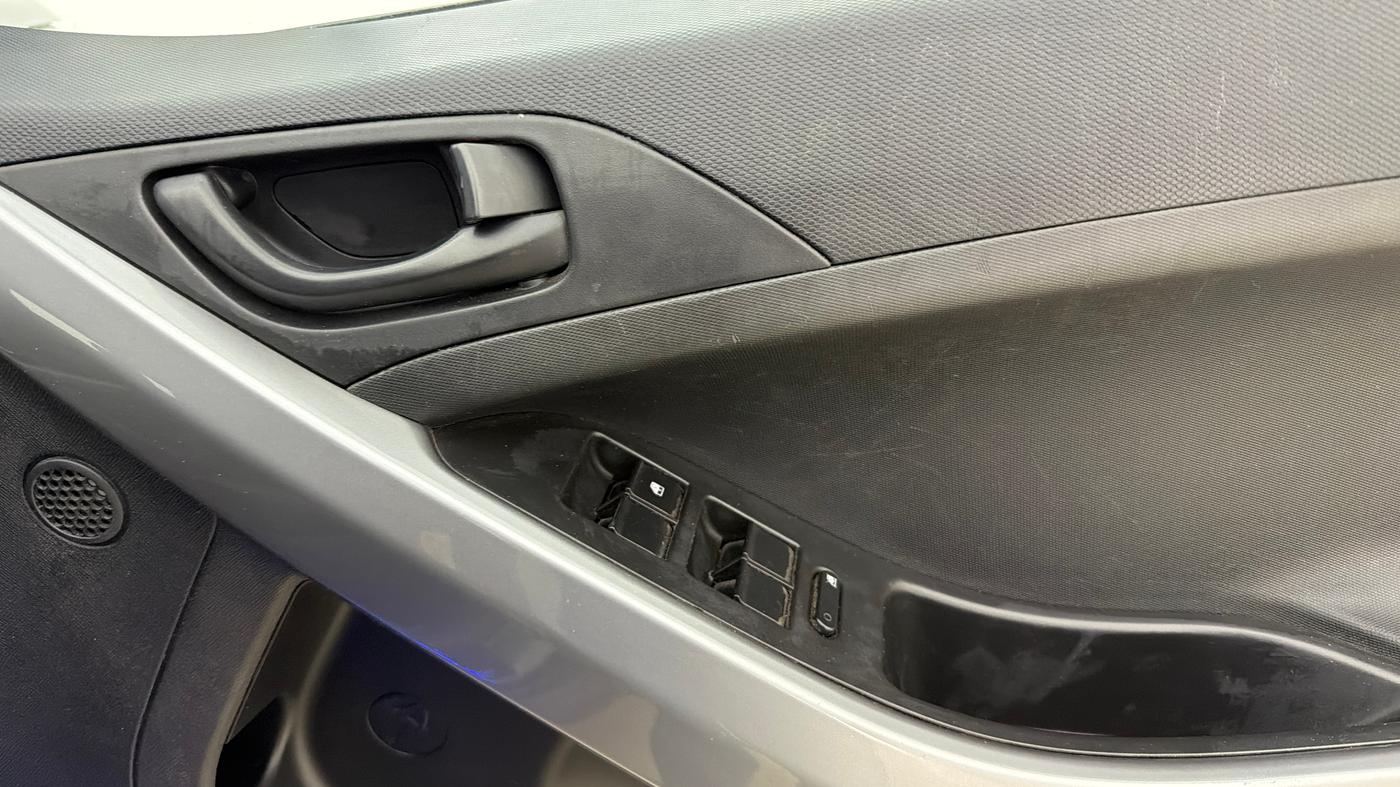 2020 Tata NEXON XM SUNROOF PETROL, Petrol, Manual, 58,994 km, Driver Side Door Panels Control