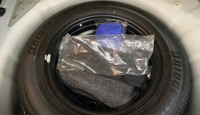 2017 Hyundai Elite i20 ASTA 1.2 (O), Petrol, Manual, 33,644 km, Spare Tyre