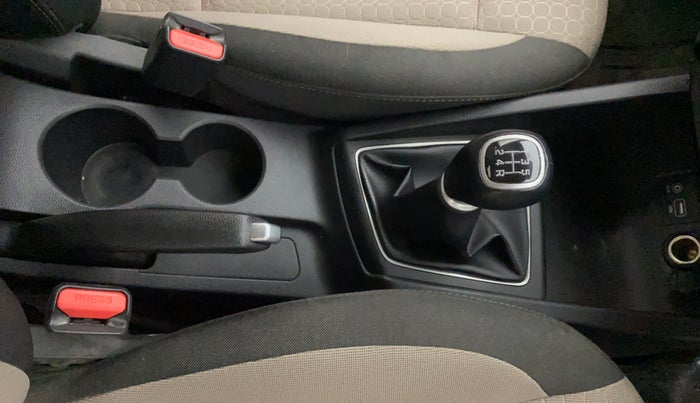 2017 Hyundai Elite i20 ASTA 1.2 (O), Petrol, Manual, 33,644 km, Gear Lever