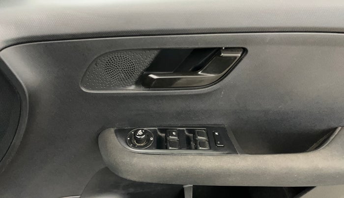 2023 Tata ALTROZ XZA PLUS DARK EDTION, Petrol, Automatic, 32,755 km, Driver Side Door Panels Control