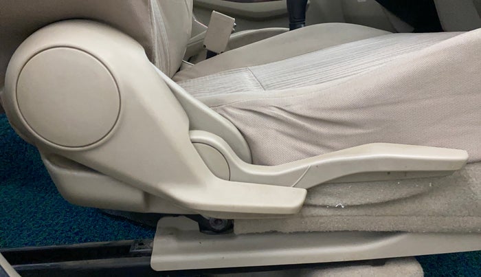 2018 Maruti Dzire ZDI, Diesel, Manual, 1,28,971 km, Driver Side Adjustment Panel