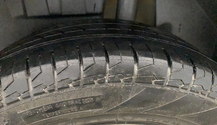 2018 Maruti Dzire ZDI, Diesel, Manual, 1,28,971 km, Left Rear Tyre Tread