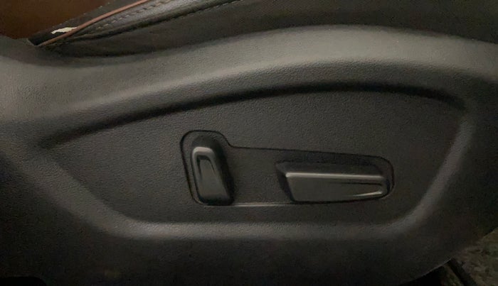 2021 Hyundai ALCAZAR PLATINUM 2.0 MT 7STR, Petrol, Manual, 38,444 km, Driver Side Adjustment Panel