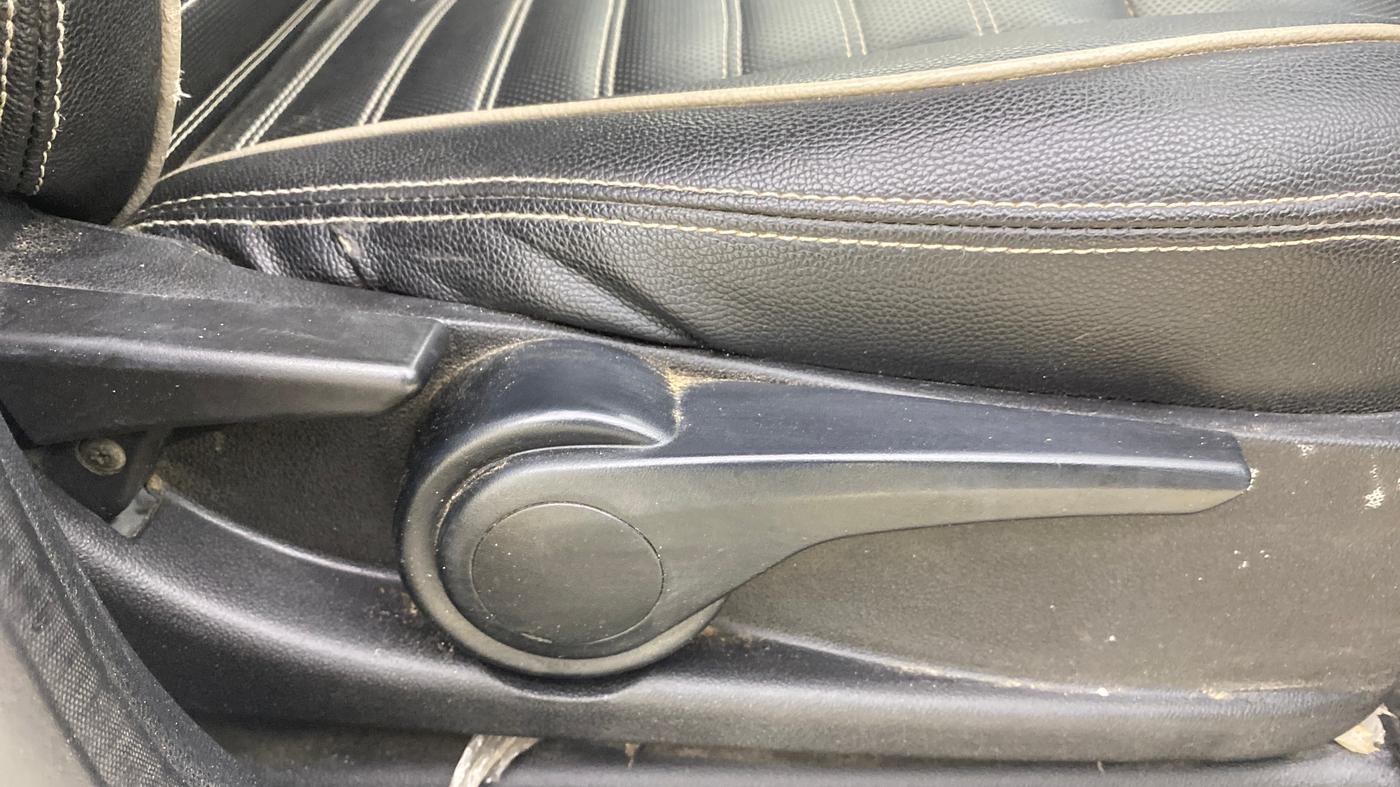2018 Tata Tiago XZ PETROL, Petrol, Manual, 97,320 km, Driver Side Adjustment Panel
